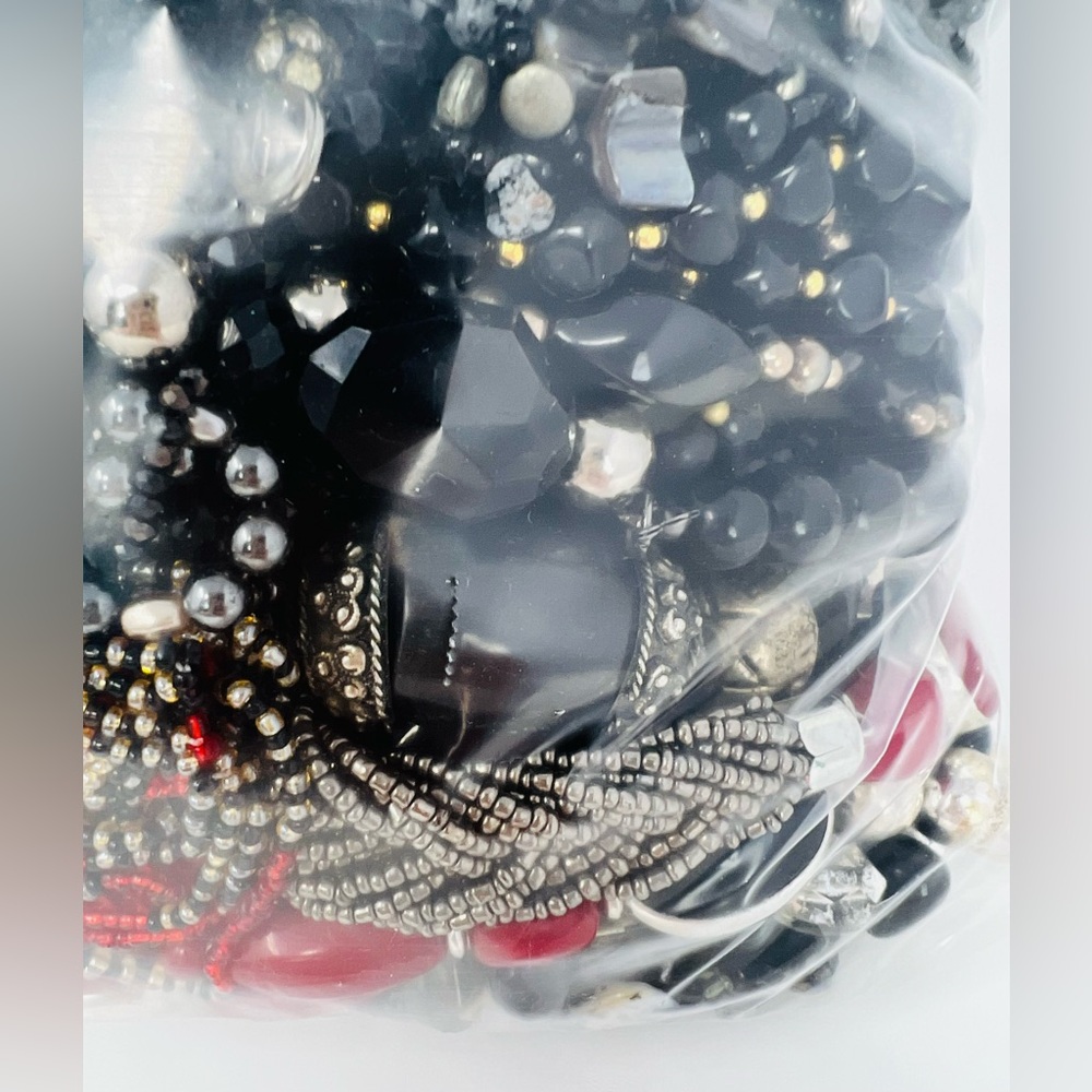 Vintage & Modern Black Colored Beaded Necklace, Mystery Jewelry Lot 6LBS - Picture 5 of 14